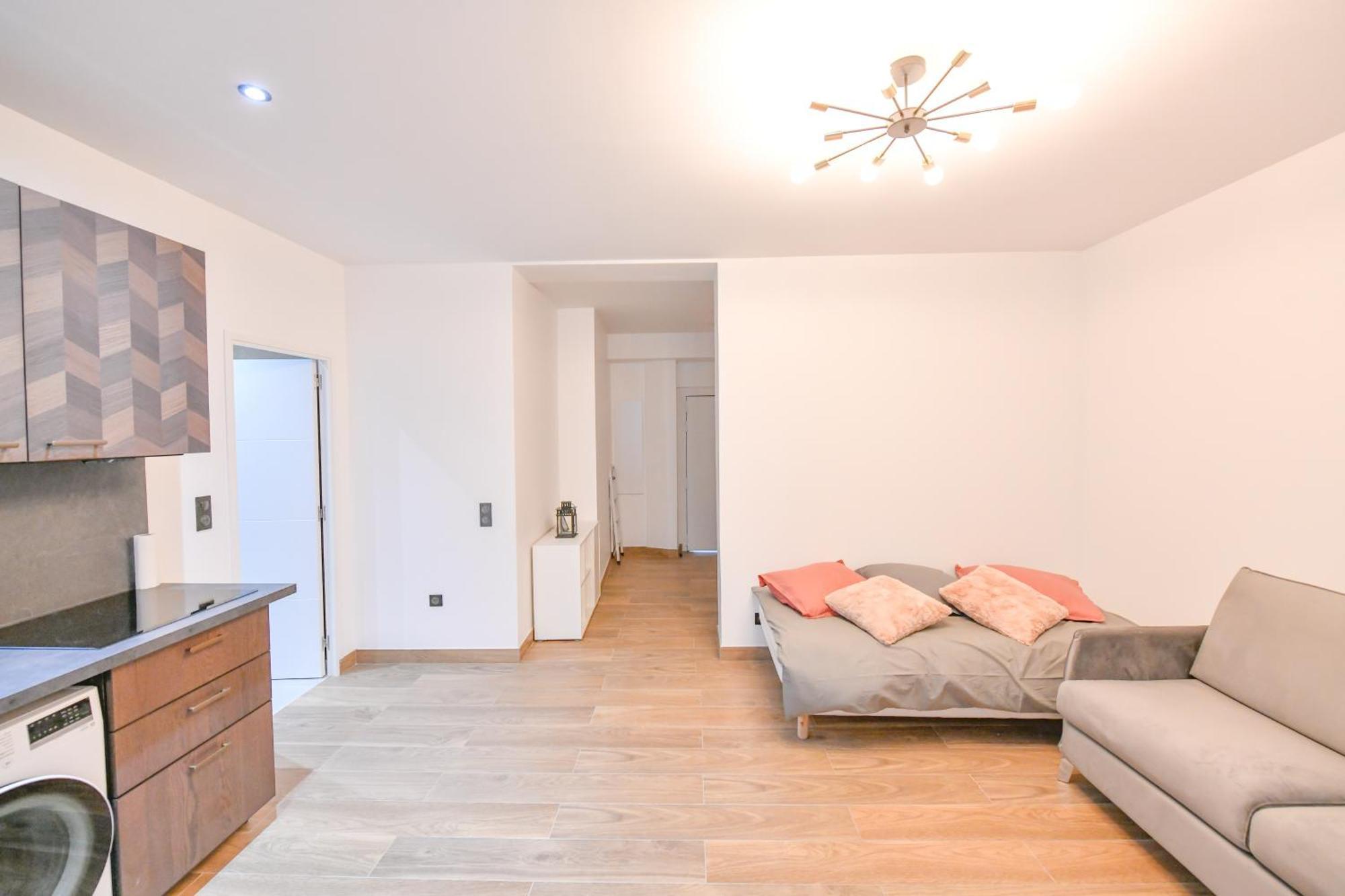 Parking Gratuit - Montmartre Charme & Patio Prive - Sacre-Coeur Metro Anvers Paris Exterior photo